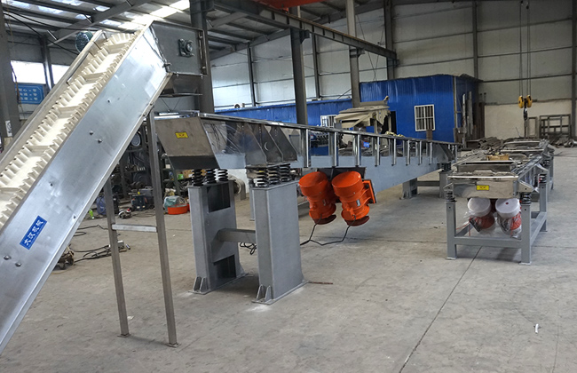 長距離振動(dòng)輸送機(jī)